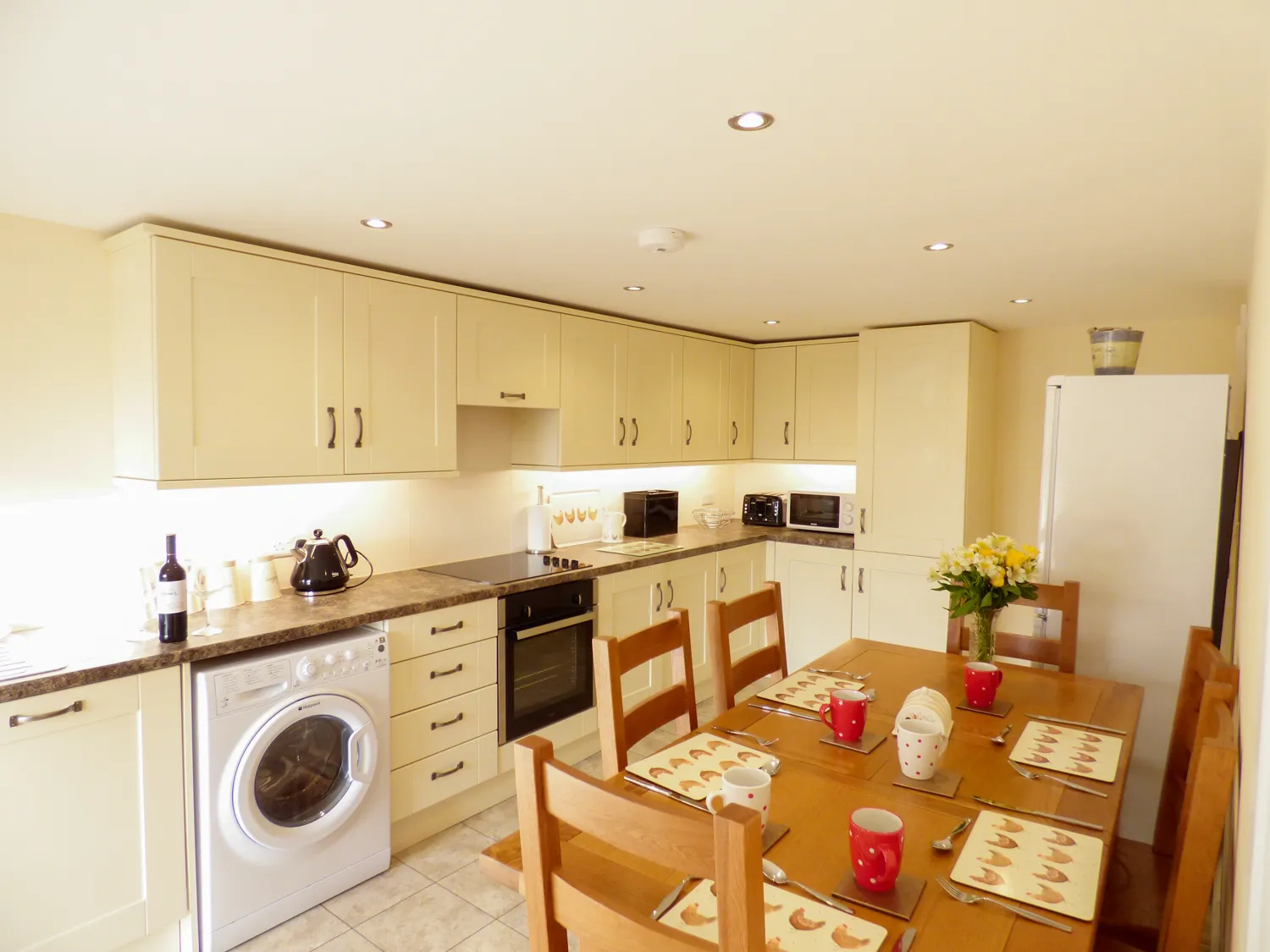 Cow Hill Laith Barn Kitchen and Dining Area